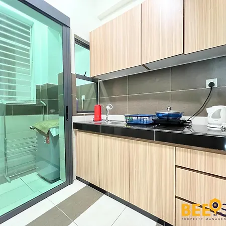 New Listing Klang With Netflix Wifi Swimming Pool View Apartment Luaran gambar