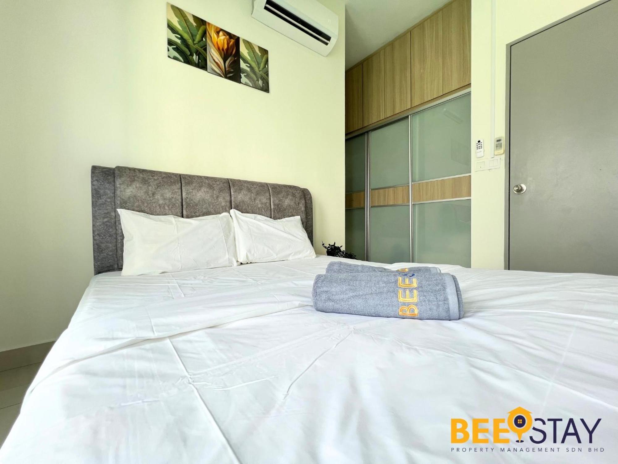 New Listing With Netflix Wifi Swimming Pool View Apartment Klang